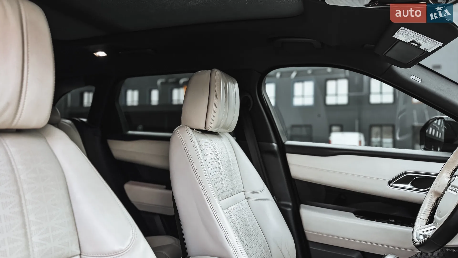 2018 Land Rover Range Rover Velar - мініатюра 41
