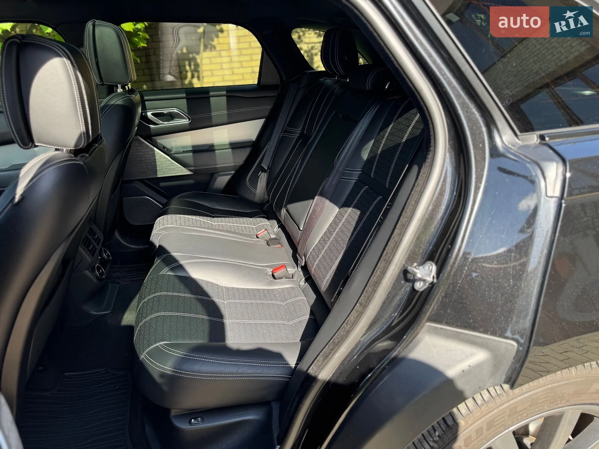 2018 Land Rover Range Rover Velar - мініатюра 30