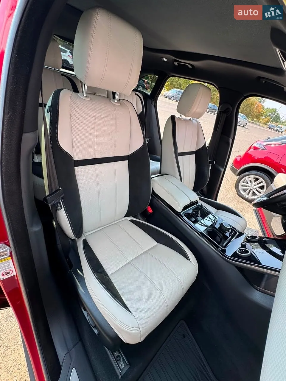 2017 Land Rover Range Rover Velar - мініатюра 25