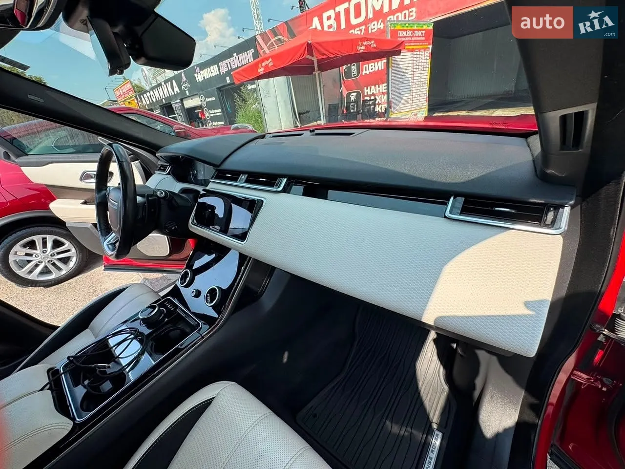 2017 Land Rover Range Rover Velar - мініатюра 26