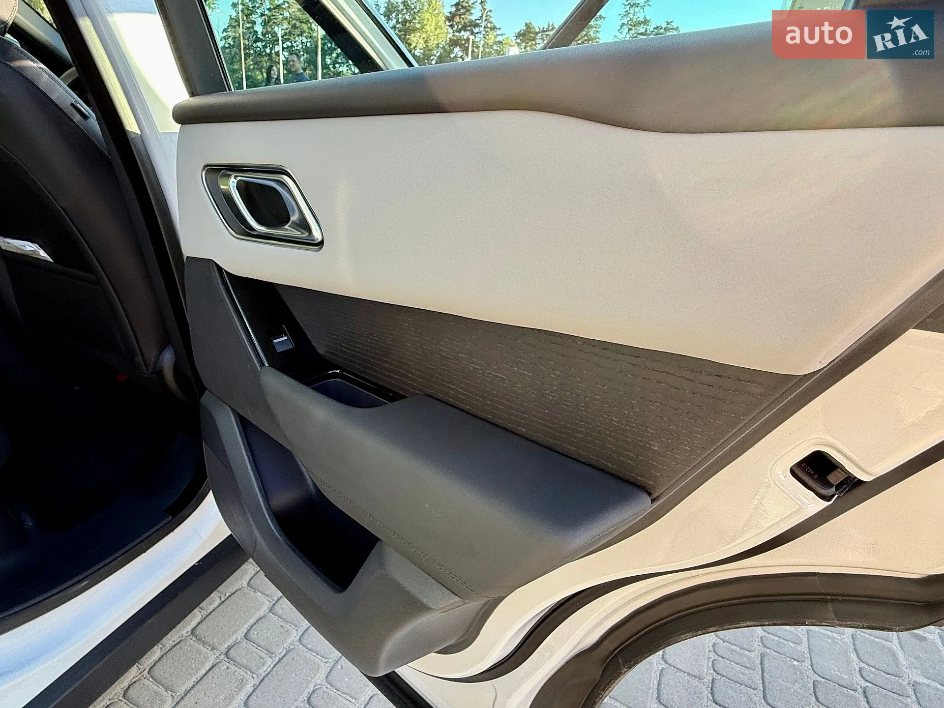 2025 Land Rover Range Rover Velar - мініатюра 16