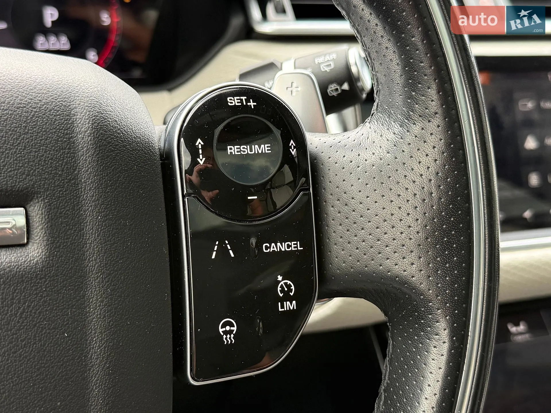 2019 Land Rover Range Rover Velar - мініатюра 24