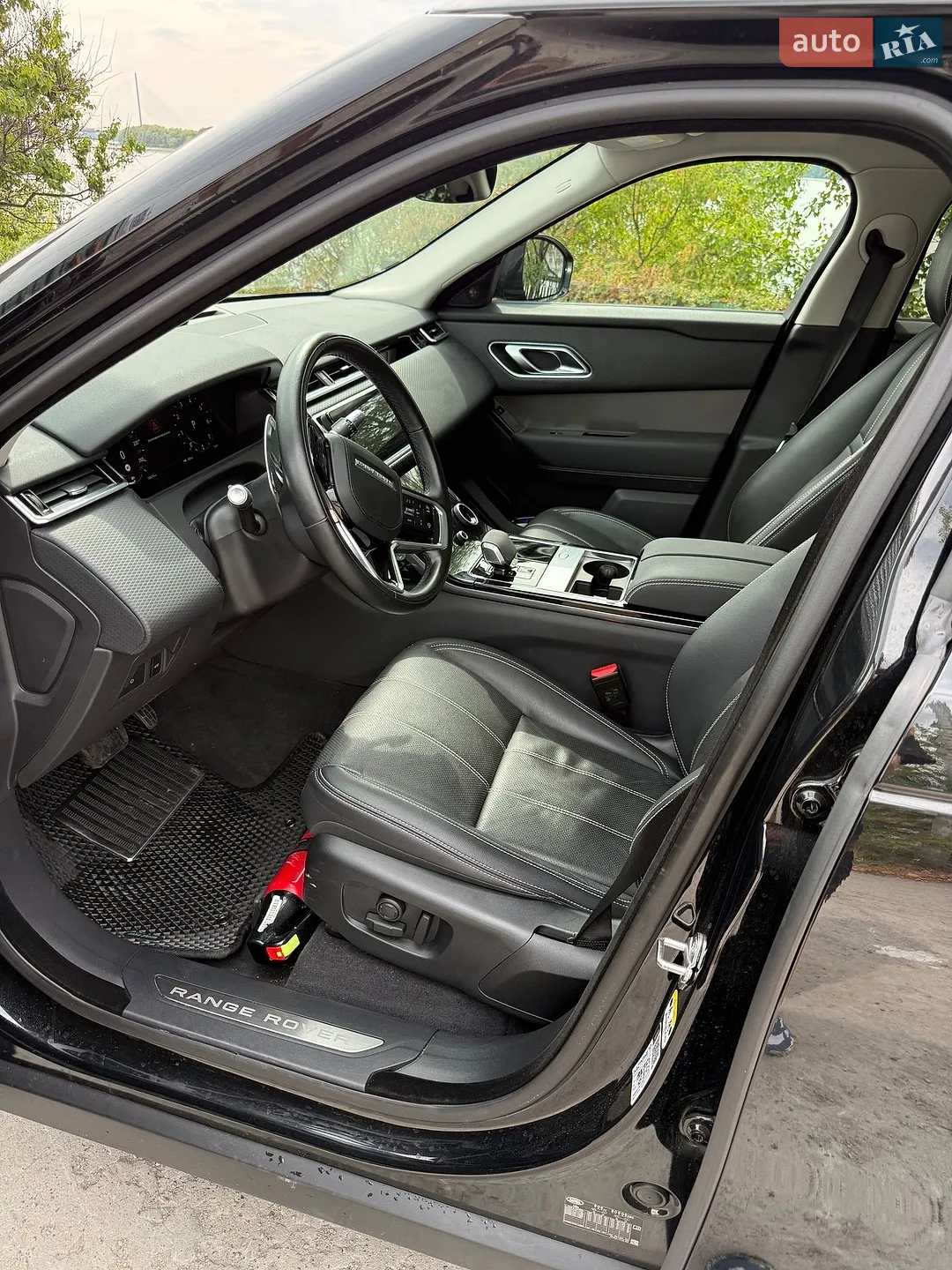2022 Land Rover Range Rover Velar - мініатюра 23