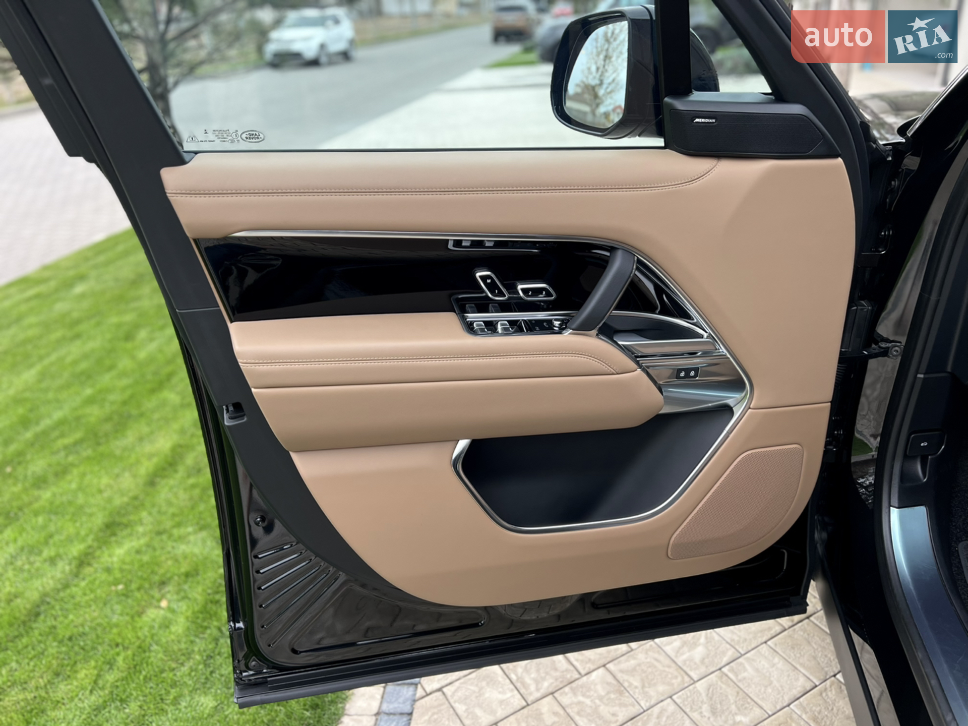 2023 Land Rover Range Rover - мініатюра 30