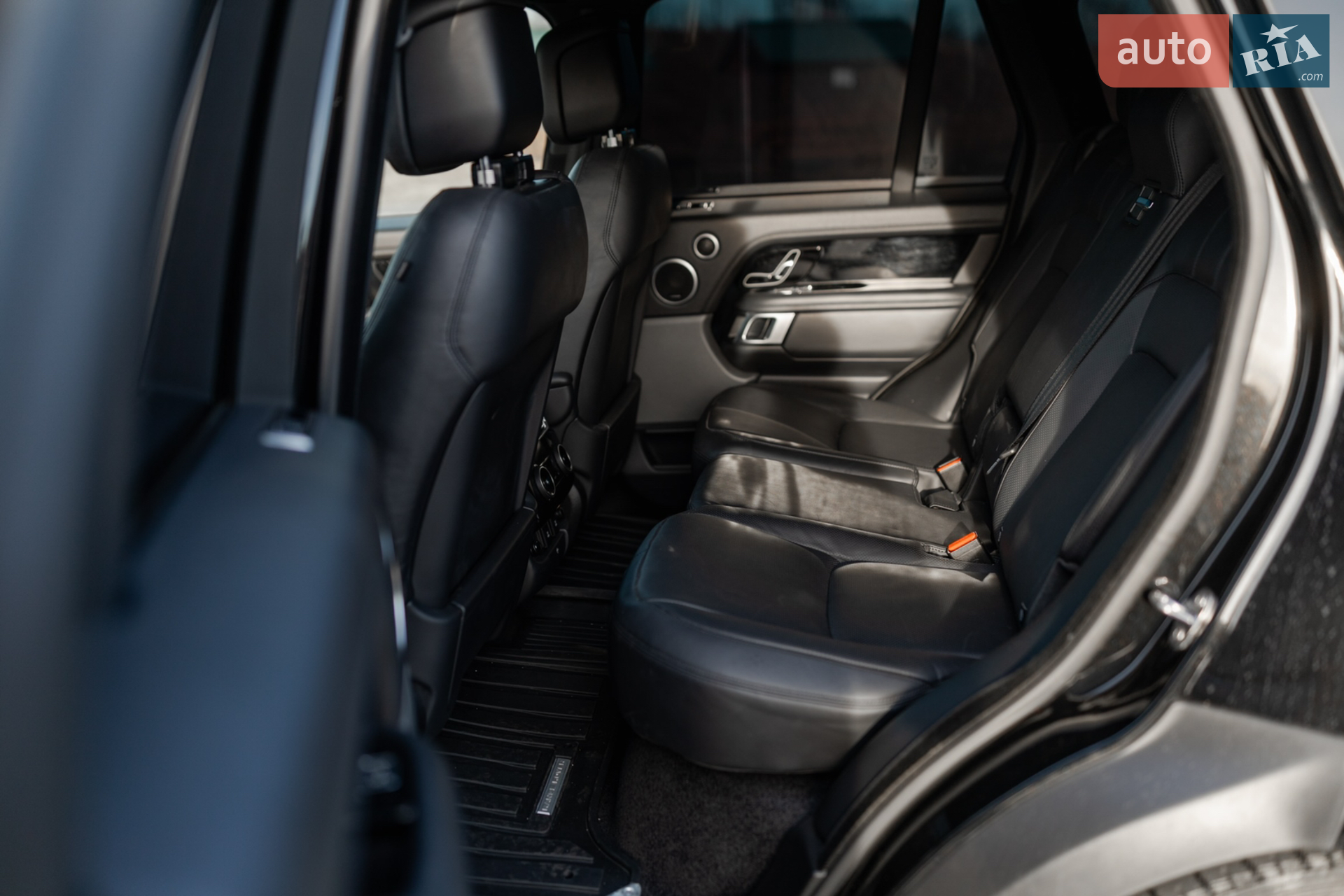2018 Land Rover Range Rover - мініатюра 23