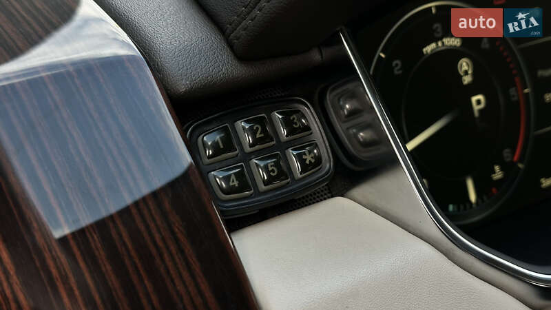 Внедорожник / Кроссовер Land Rover Range Rover 2015 в Киеве