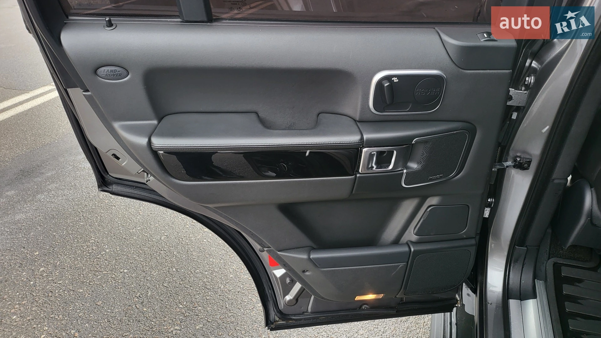 2011 Land Rover Range Rover - мініатюра 23