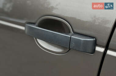 Позашляховик / Кросовер Land Rover Range Rover 2011 в 
