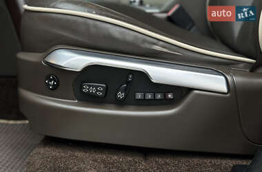 Позашляховик / Кросовер Land Rover Range Rover 2011 в 