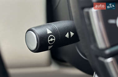 Позашляховик / Кросовер Land Rover Range Rover 2011 в 
