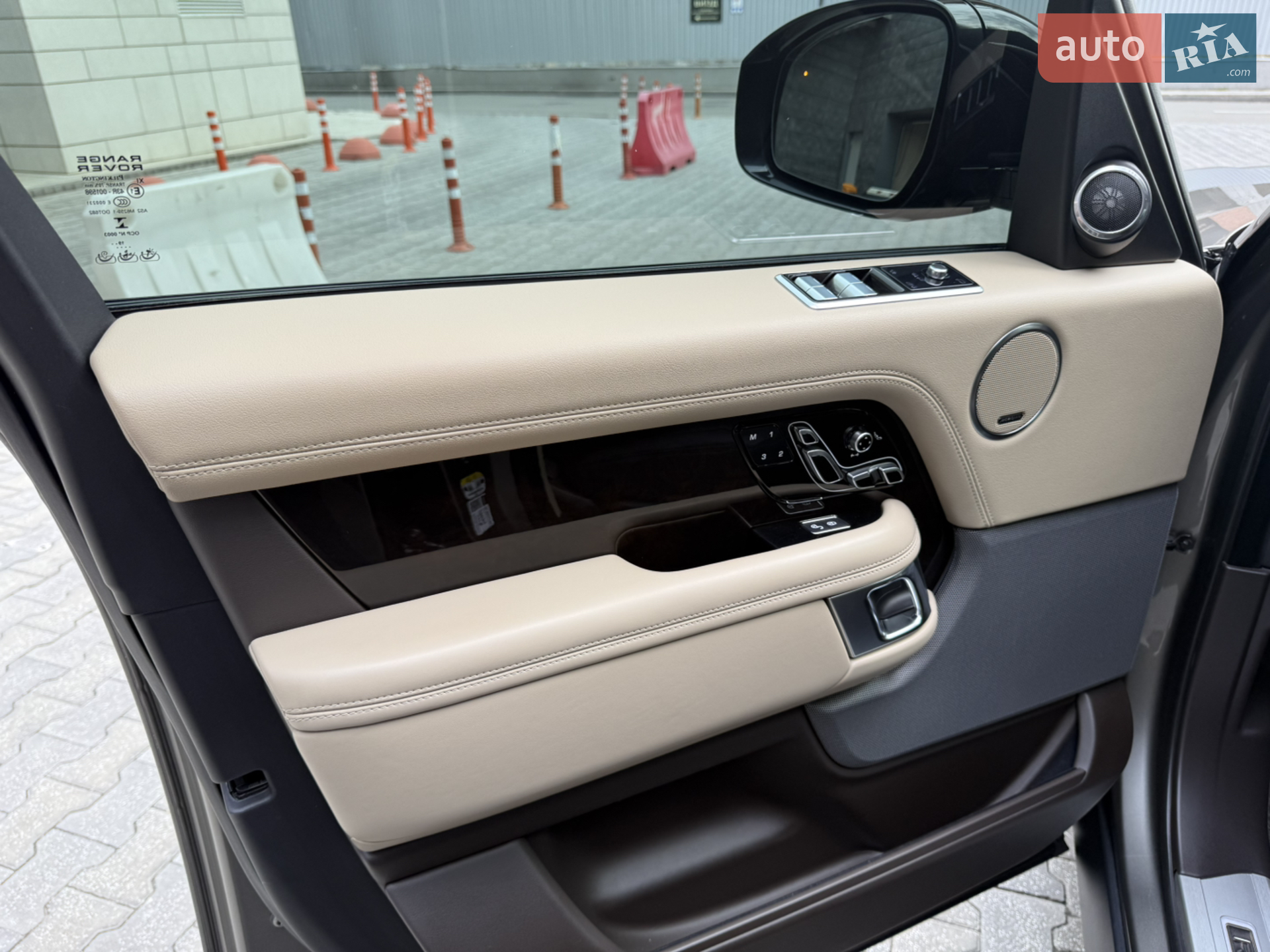 2020 Land Rover Range Rover - мініатюра 29