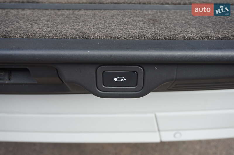 Позашляховик / Кросовер Land Rover Range Rover 2016 в Одесі