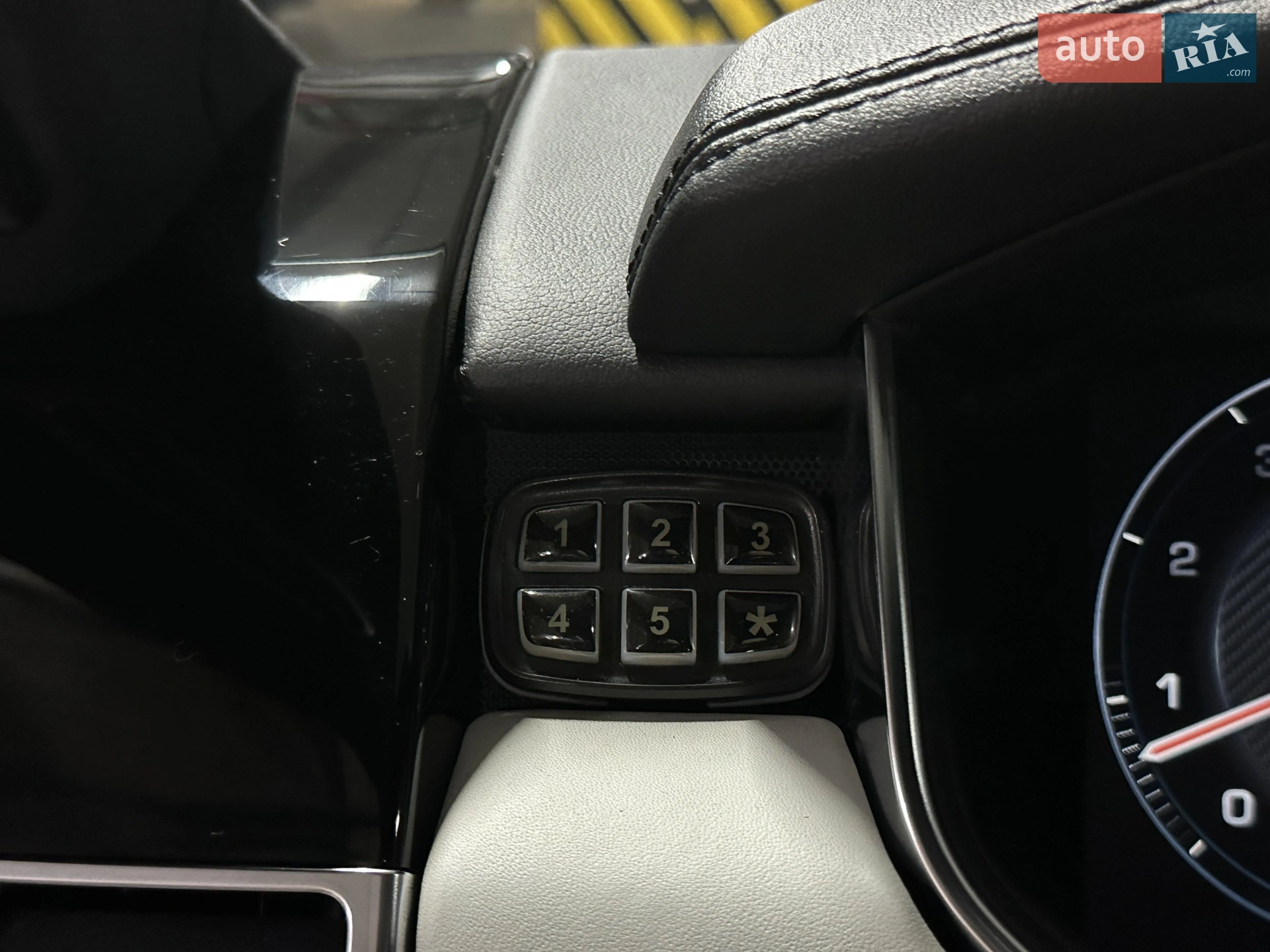 2013 Land Rover Range Rover - мініатюра 37