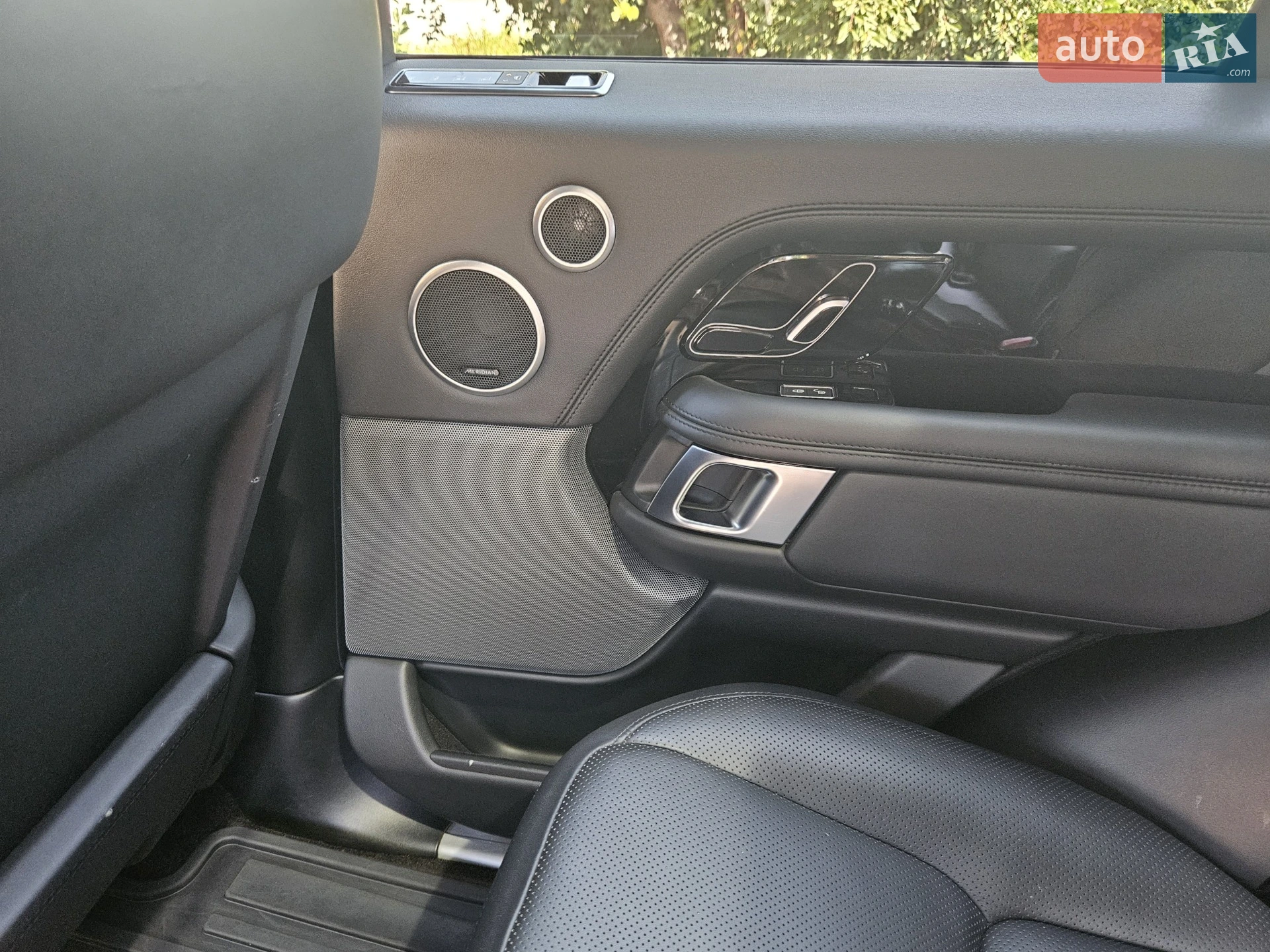 2019 Land Rover Range Rover - мініатюра 18