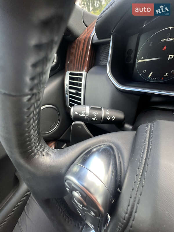 Внедорожник / Кроссовер Land Rover Range Rover 2015 в Дубно