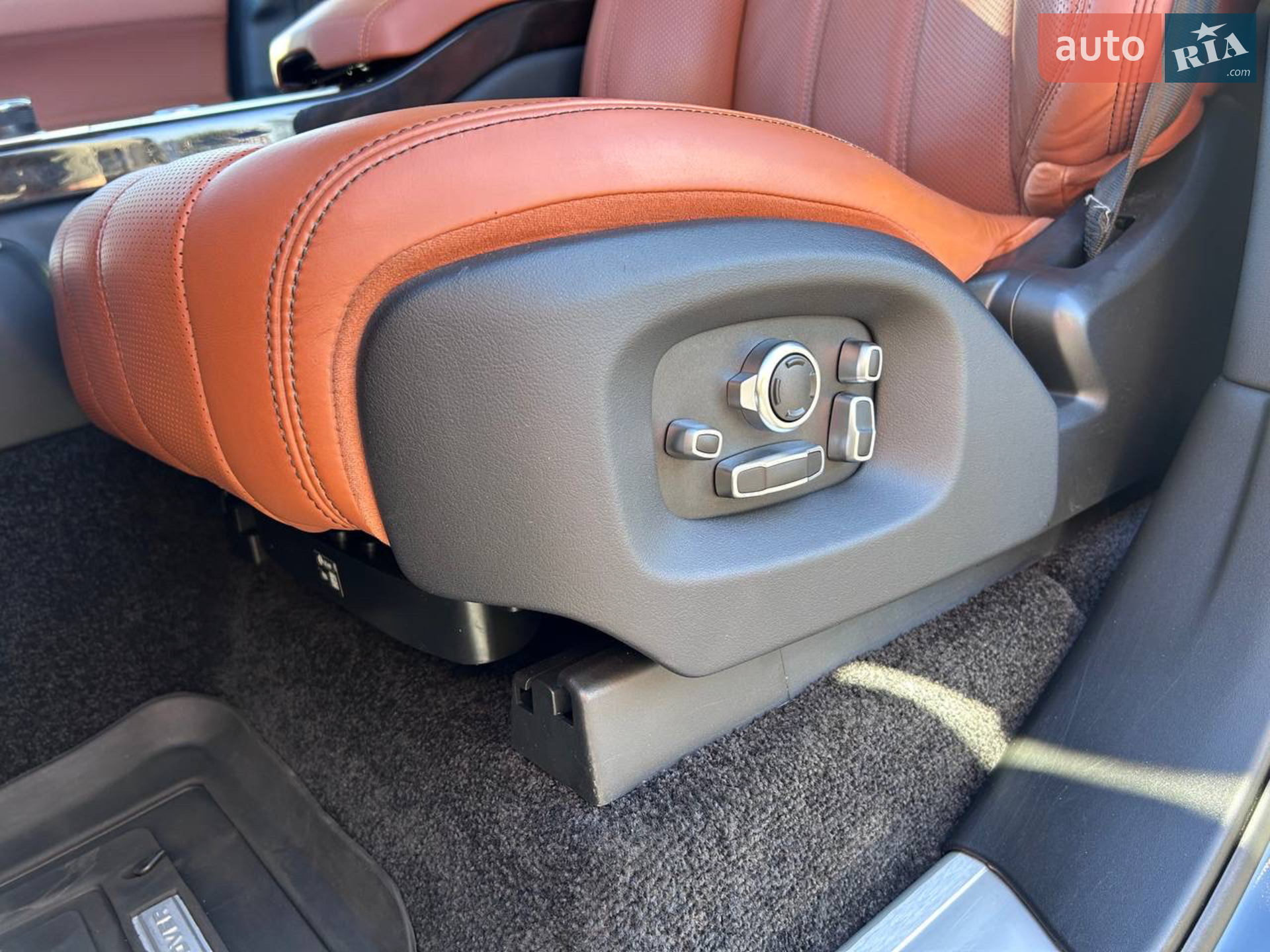 2017 Land Rover Range Rover - мініатюра 27