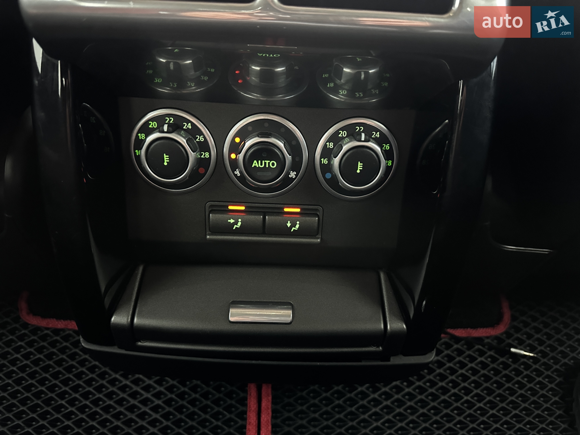 2011 Land Rover Range Rover - мініатюра 24