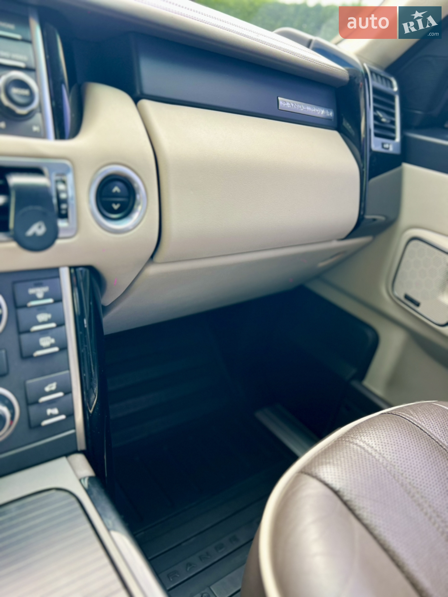 2011 Land Rover Range Rover - мініатюра 136
