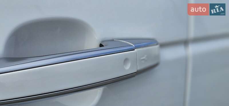 Позашляховик / Кросовер Land Rover Range Rover 2013 в Мукачевому