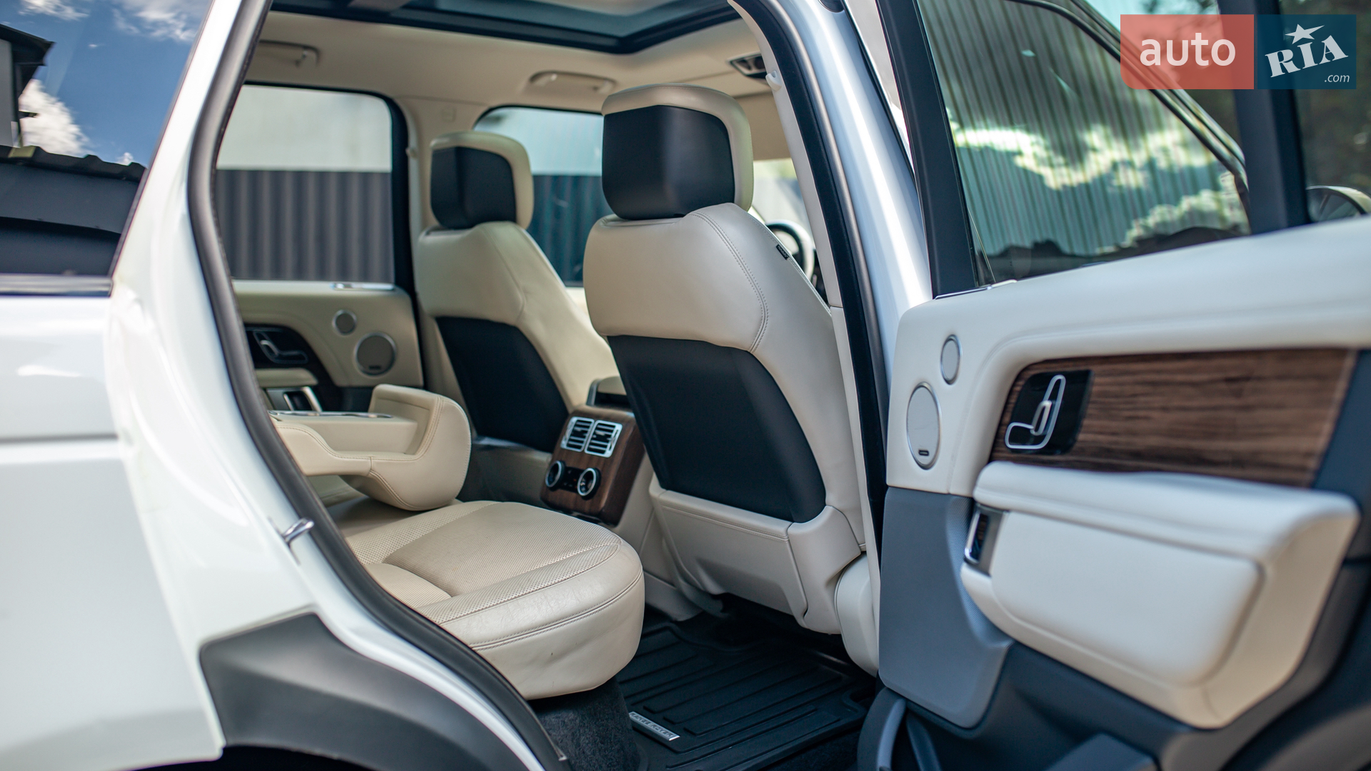 2018 Land Rover Range Rover - мініатюра 24