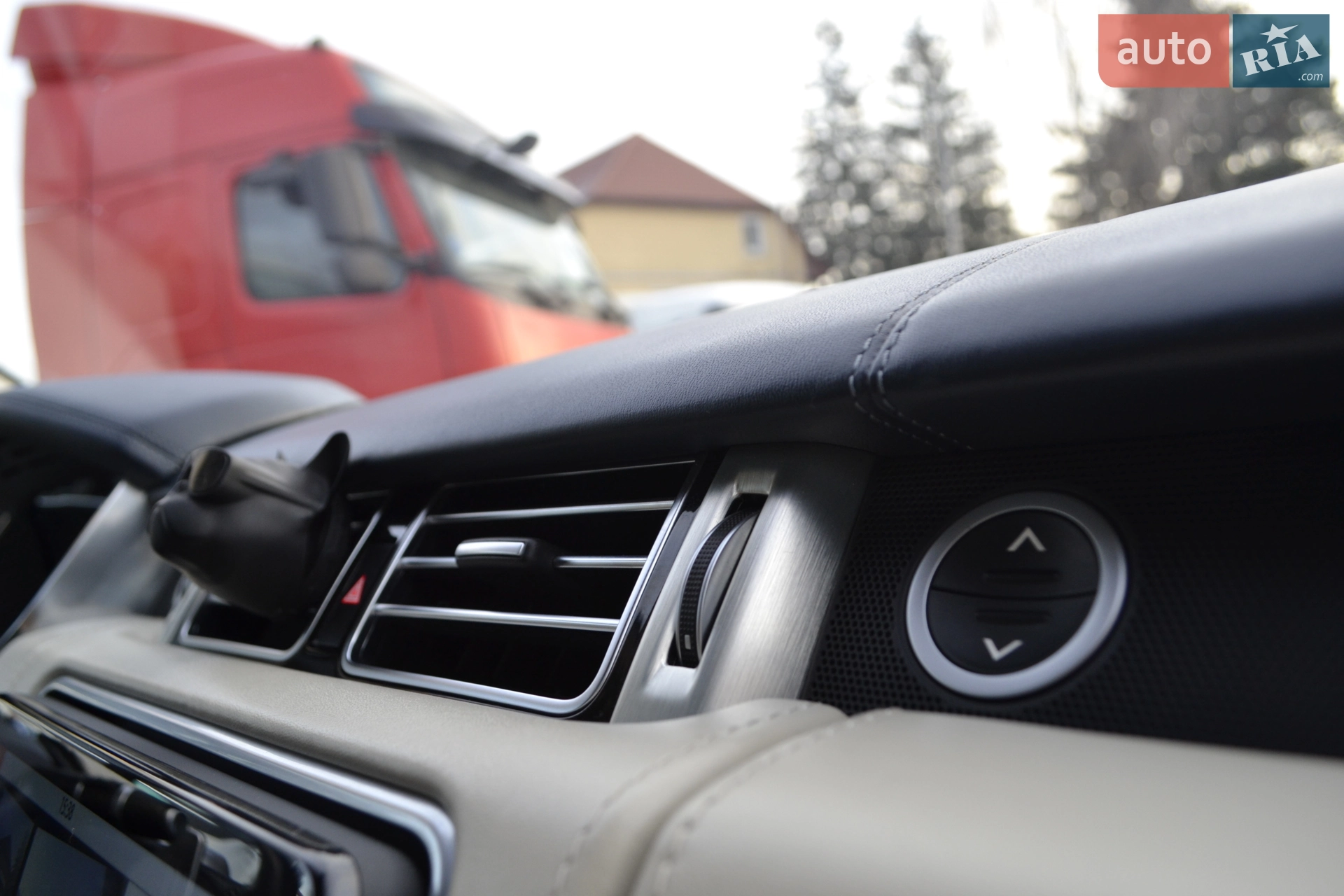 2018 Land Rover Range Rover - мініатюра 23