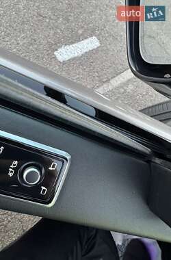 Позашляховик / Кросовер Land Rover Range Rover 2021 в 