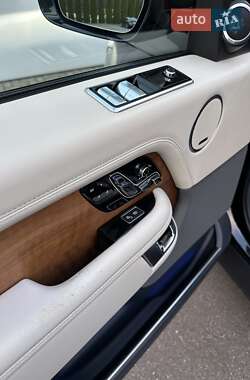Внедорожник / Кроссовер Land Rover Range Rover 2018 в 