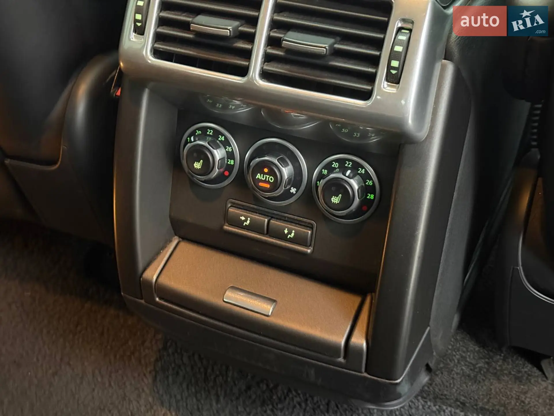 2010 Land Rover Range Rover - мініатюра 32