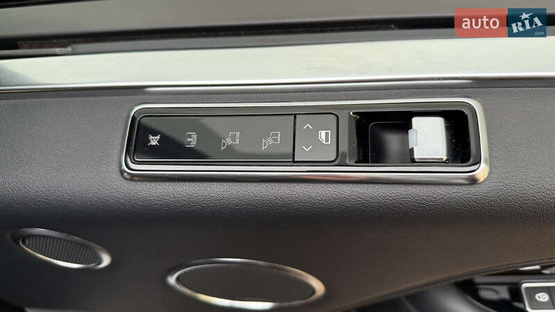 Внедорожник / Кроссовер Land Rover Range Rover 2017 в Киеве