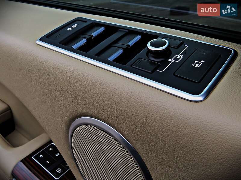 Внедорожник / Кроссовер Land Rover Range Rover 2015 в Черкассах