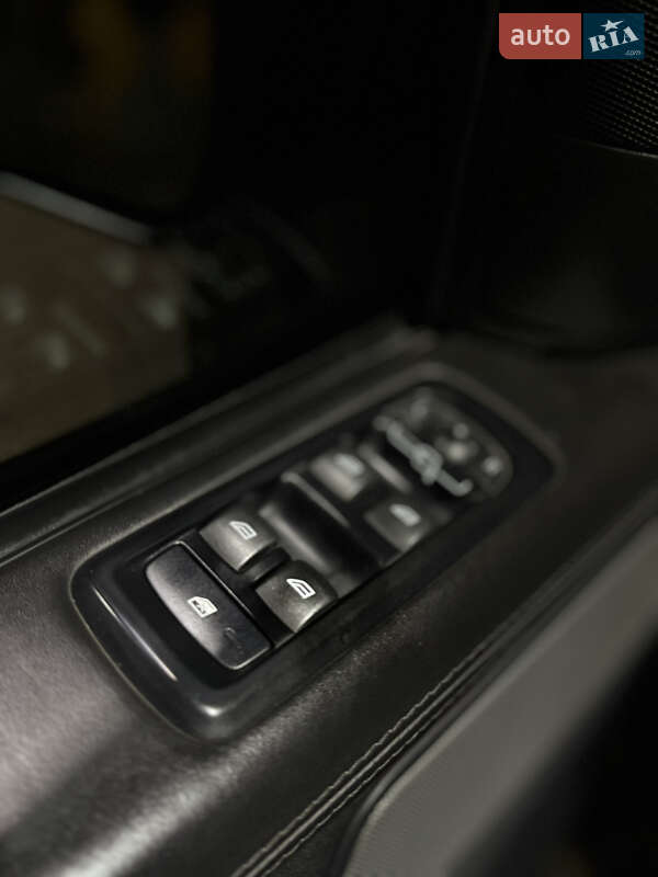 Позашляховик / Кросовер Land Rover Range Rover 2012 в Києві
