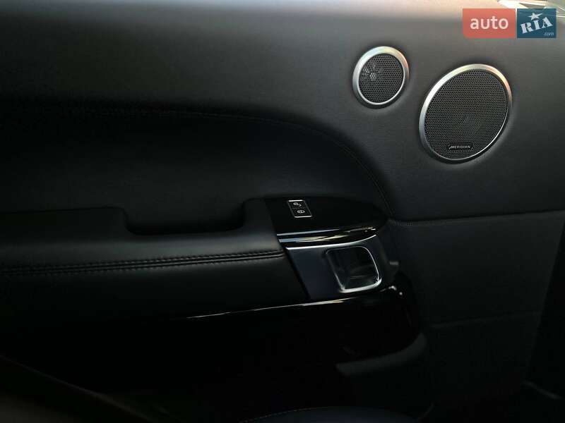 Внедорожник / Кроссовер Land Rover Range Rover 2016 в Киеве