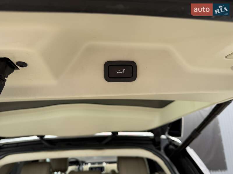 Внедорожник / Кроссовер Land Rover Range Rover 2016 в Львове