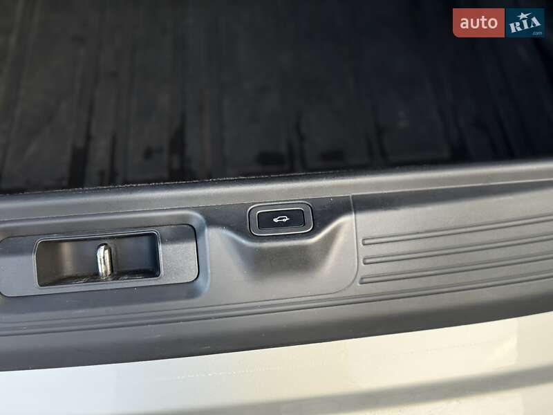 Позашляховик / Кросовер Land Rover Range Rover 2015 в Львові