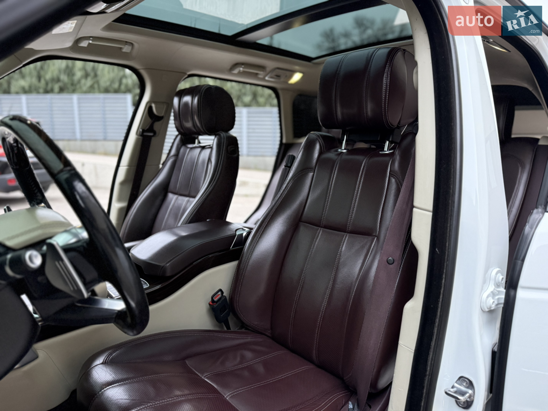 2016 Land Rover Range Rover - мініатюра 31