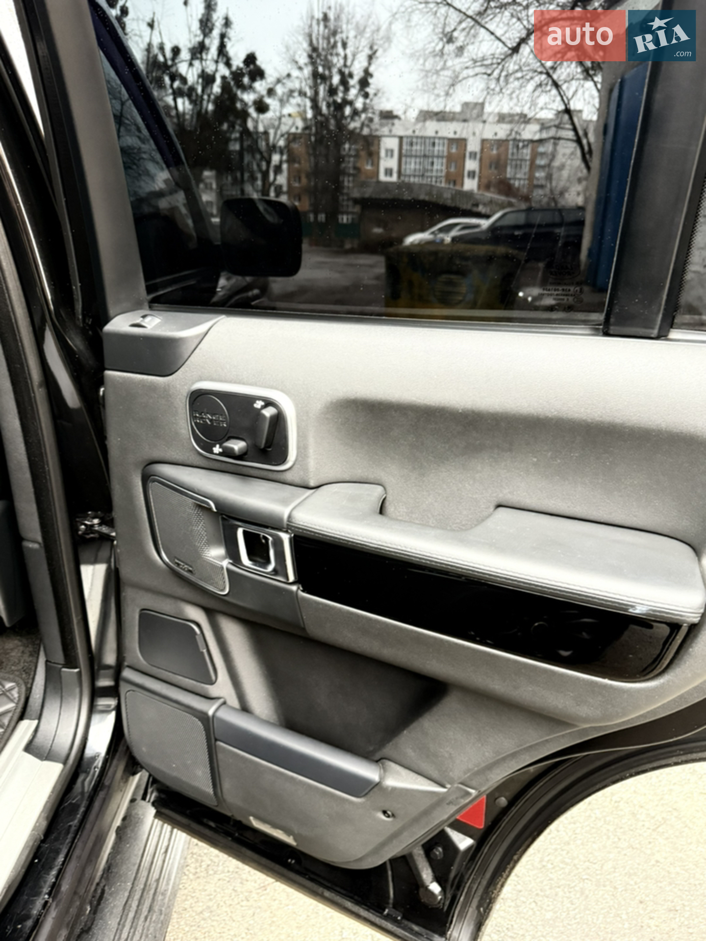 2010 Land Rover Range Rover - мініатюра 24