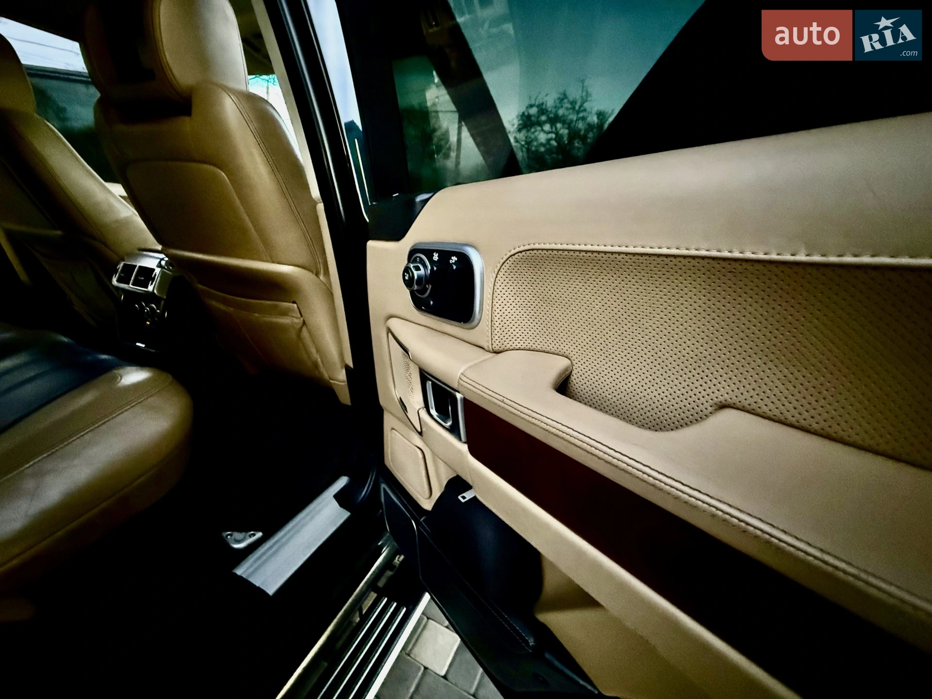 2011 Land Rover Range Rover - мініатюра 35