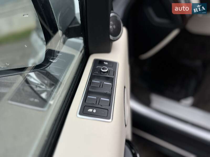 Внедорожник / Кроссовер Land Rover Range Rover 2015 в Киеве