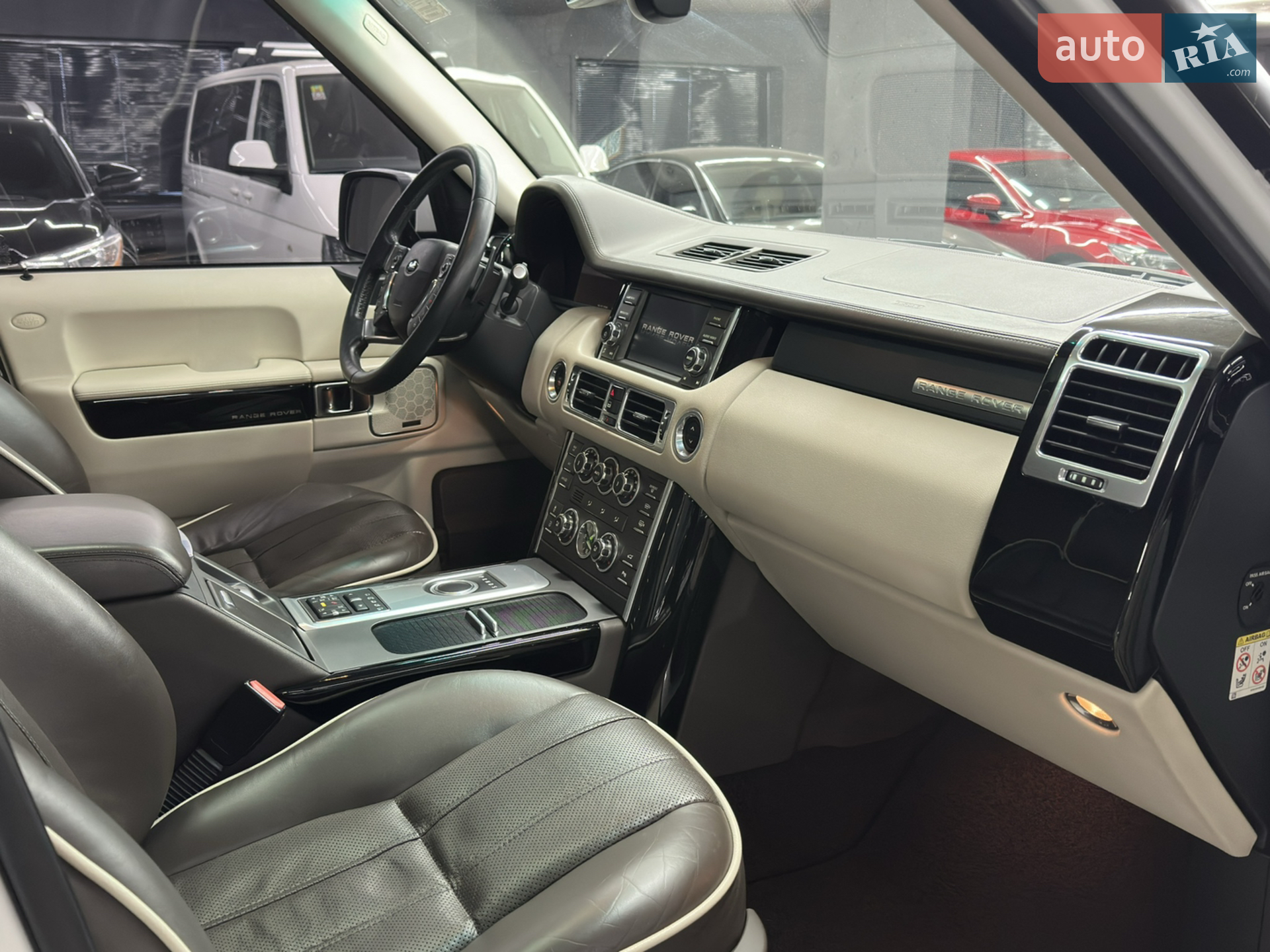 2012 Land Rover Range Rover - мініатюра 33