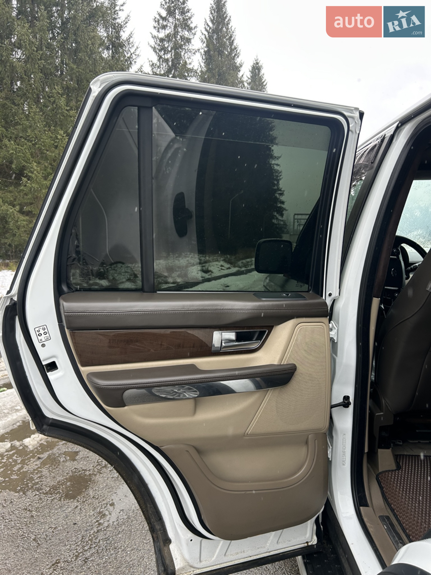 2012 Land Rover Range Rover - мініатюра 23