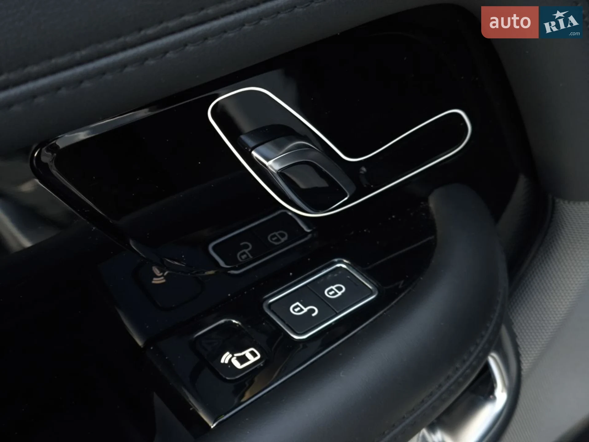 2018 Land Rover Range Rover - мініатюра 33