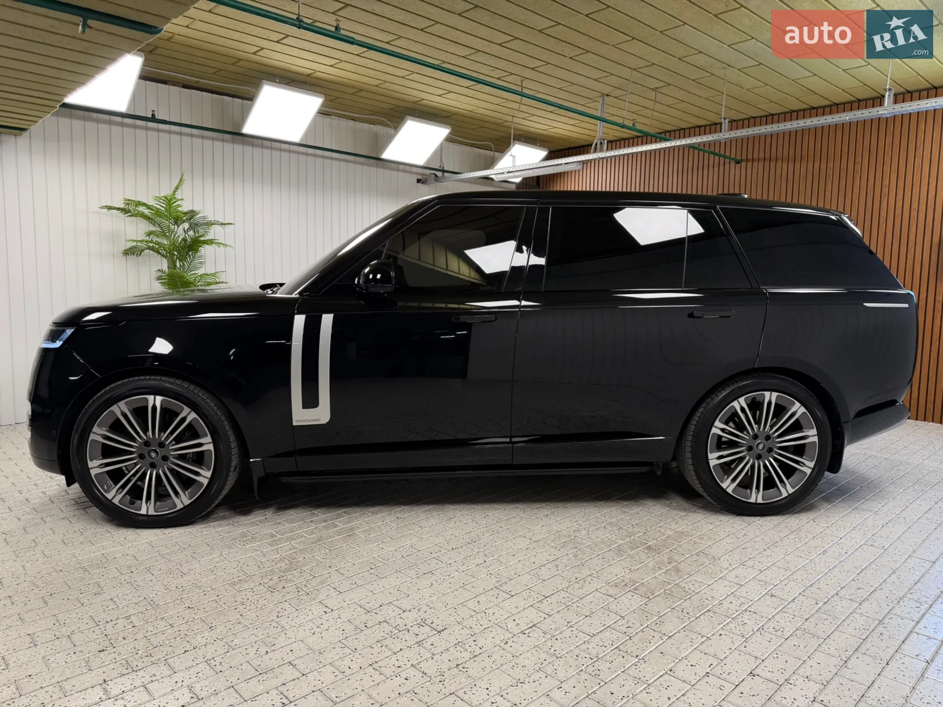 2023 Land Rover Range Rover - мініатюра 12