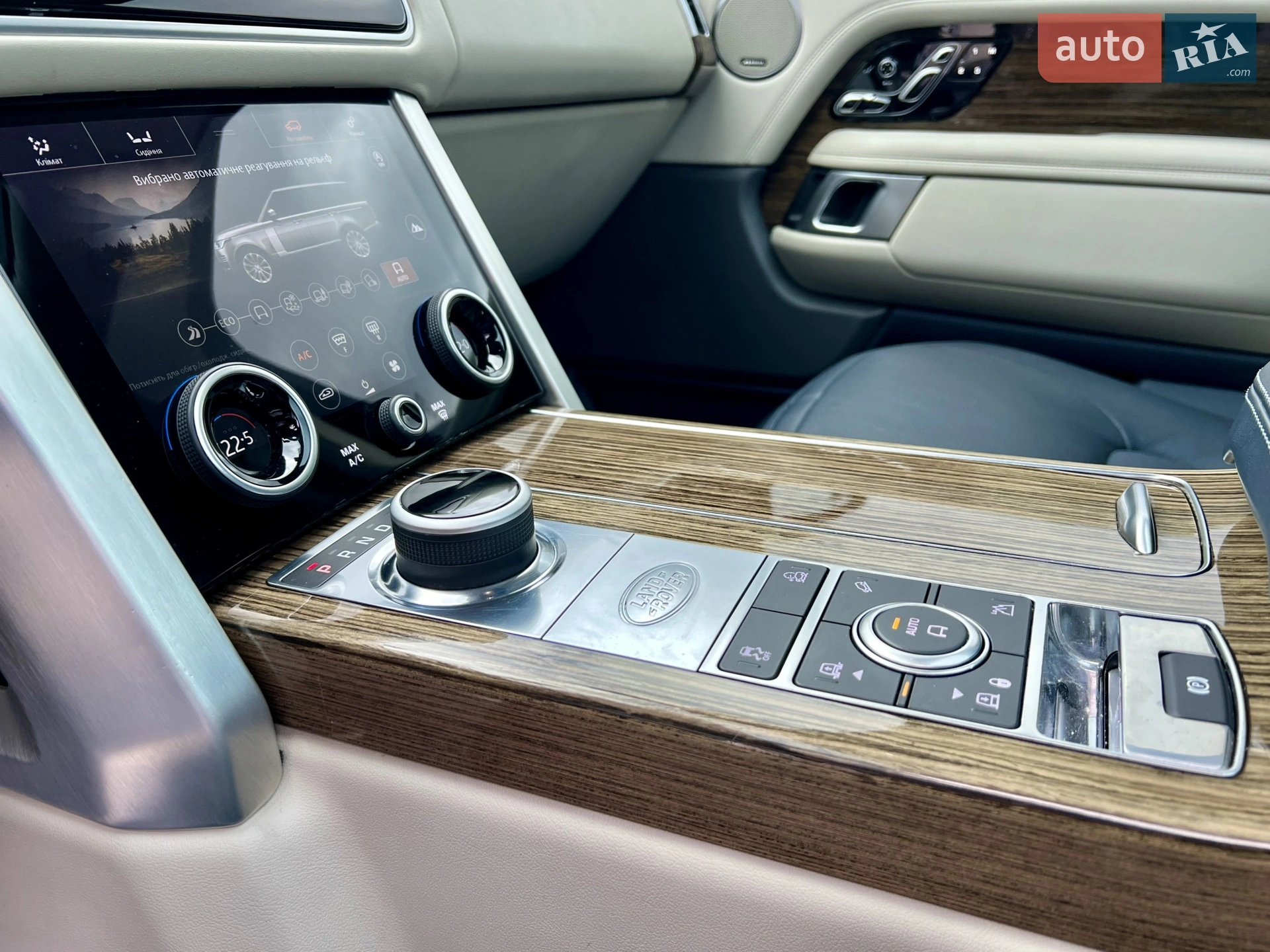 2018 Land Rover Range Rover - мініатюра 17
