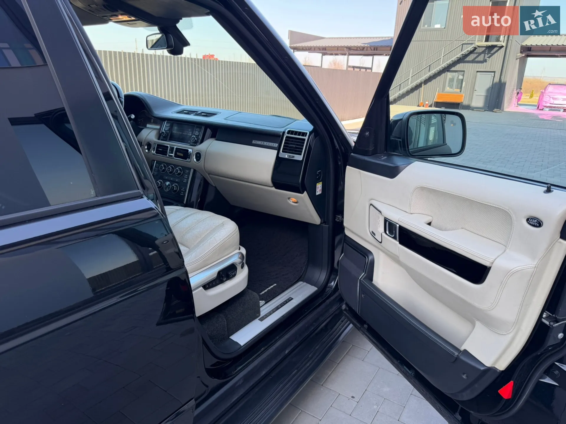 2011 Land Rover Range Rover - мініатюра 18