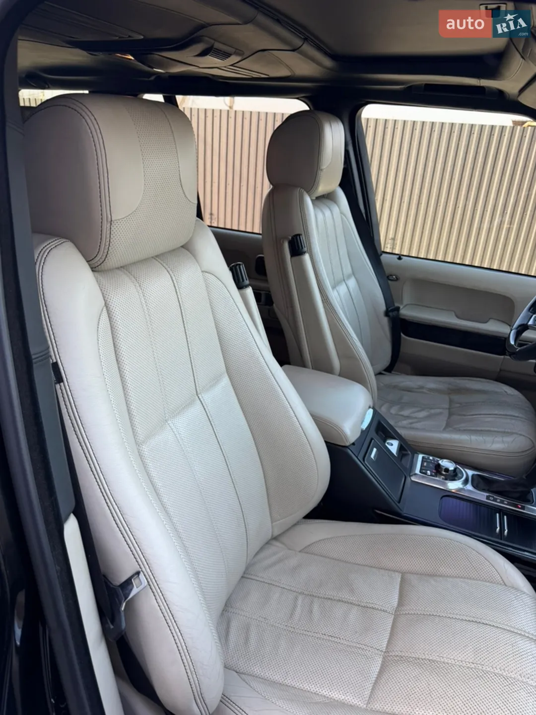 2011 Land Rover Range Rover - мініатюра 21