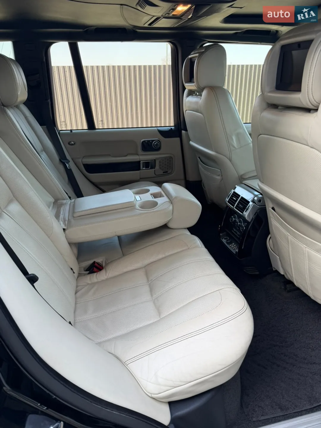 2011 Land Rover Range Rover - мініатюра 25