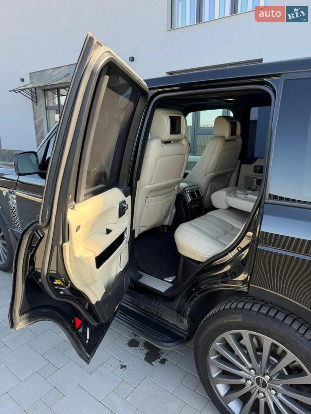 2011 Land Rover Range Rover - мініатюра 32