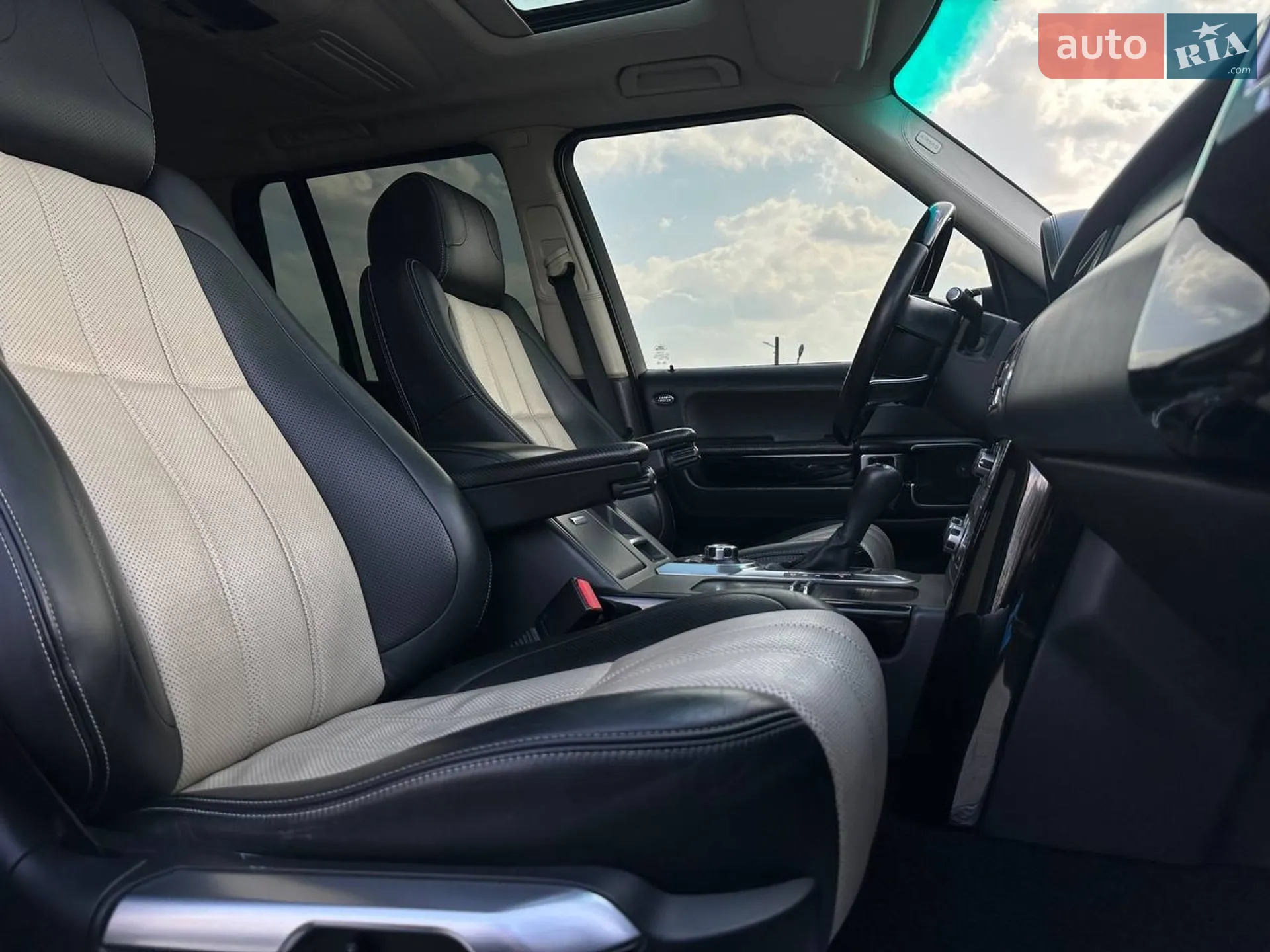 2010 Land Rover Range Rover - мініатюра 17