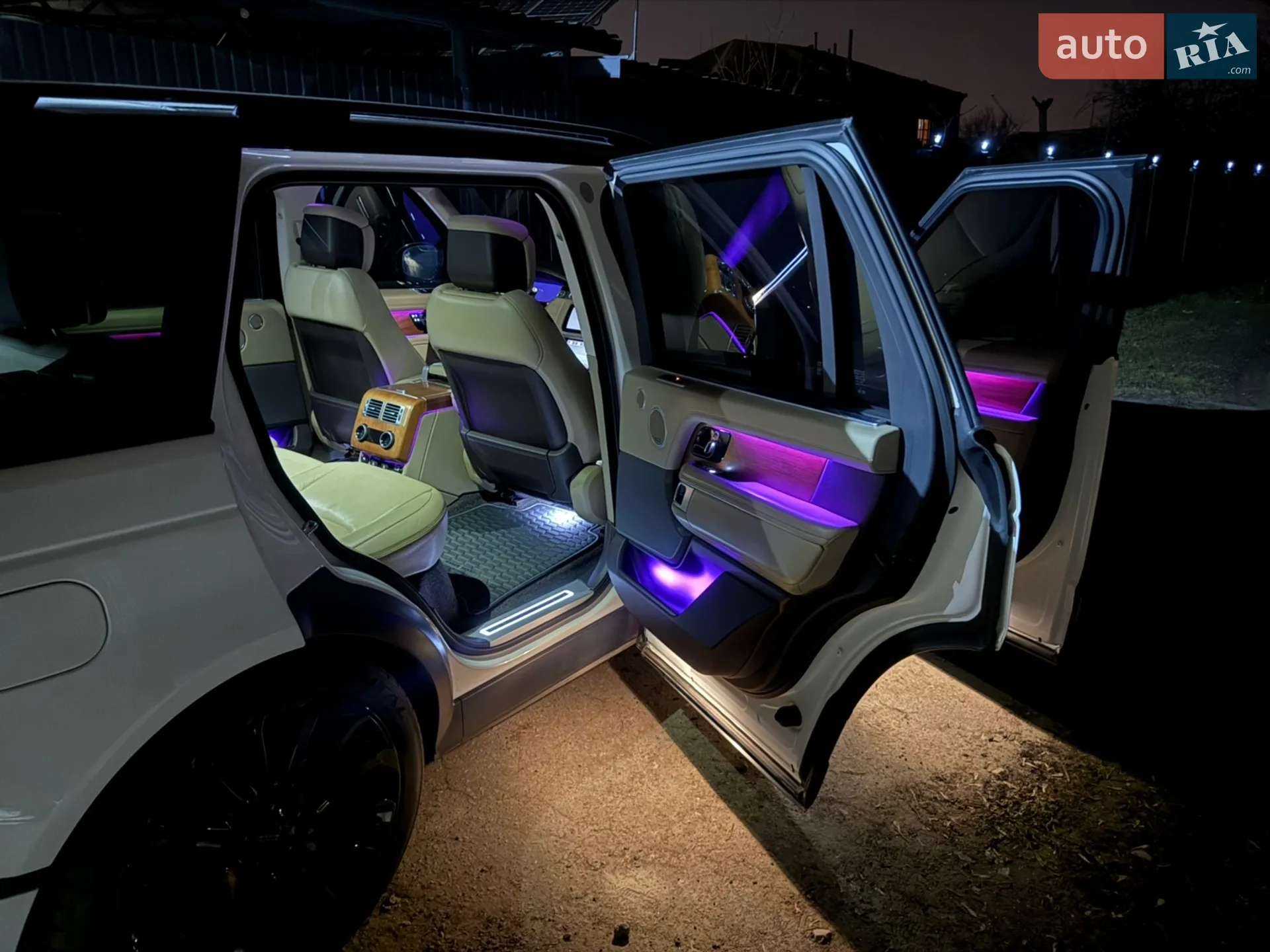 2019 Land Rover Range Rover - мініатюра 24