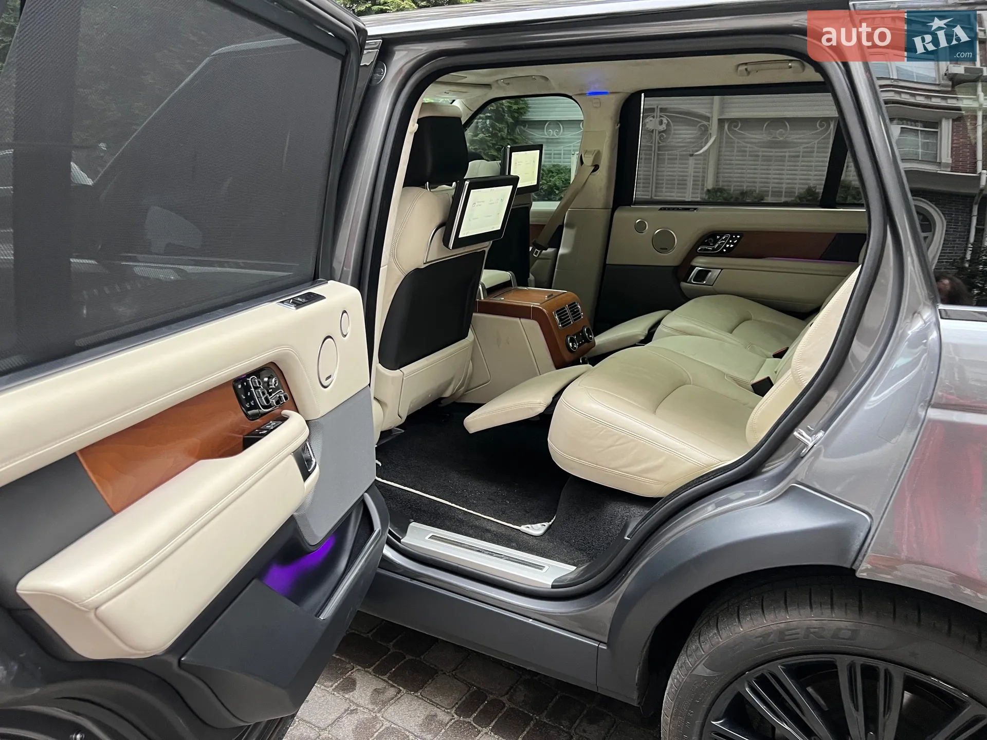 2018 Land Rover Range Rover - мініатюра 25